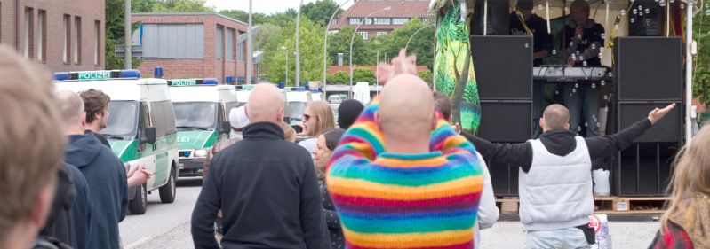 Bass & Bunt - Nazis blockieren - Kein Nazi-Hooligan-Aufmarsch in Hamburg 12 Sep '15, 11:00